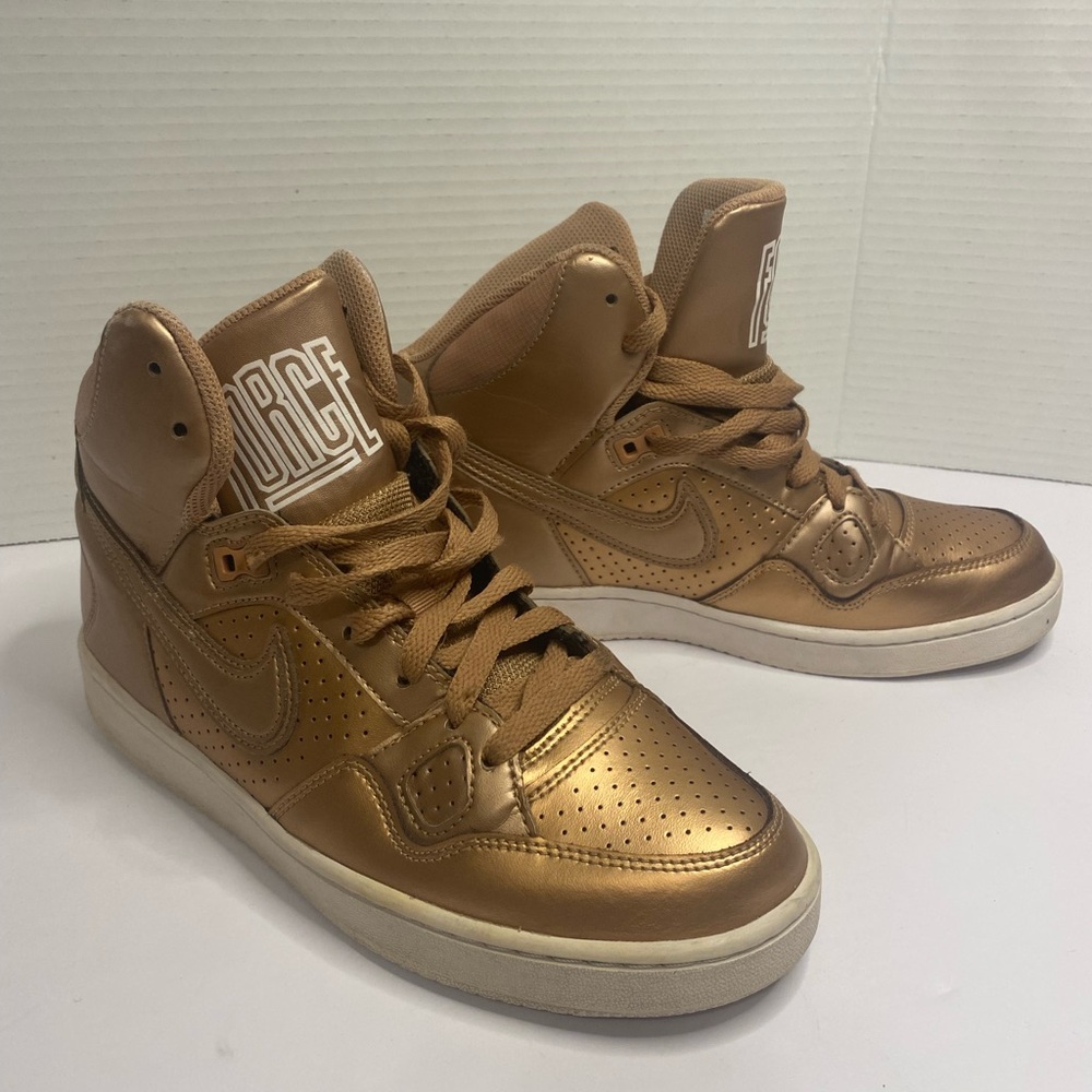 Nike women Son of Force size 8 gold